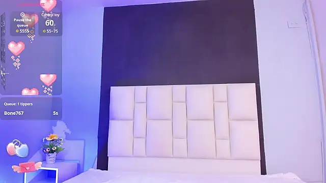 Snapshot of suzanelee chatting on 03-12-25, 02:45 suzanelee online show from 03-12-25, 02:45