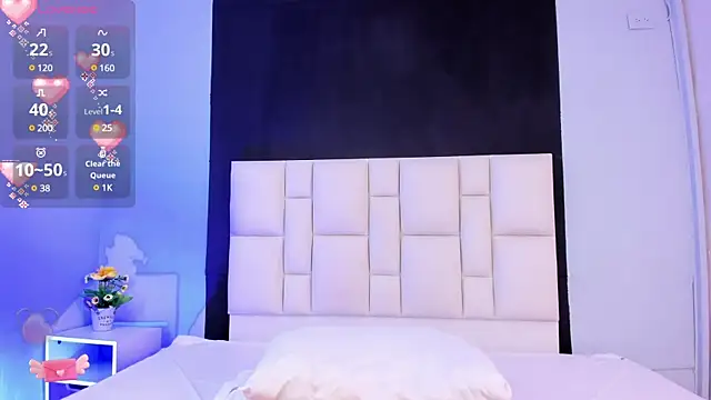 Snapshot of suzanelee chatting on 03-20-25, 02:21 suzanelee online show from 03-20-25, 02:21