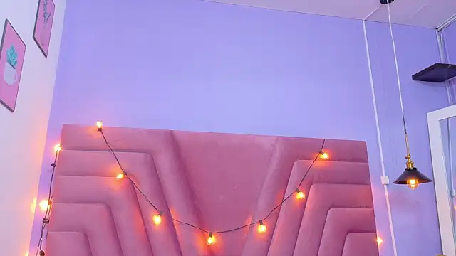 Beautifulskinny18 online show from 11-18-25, 07:51