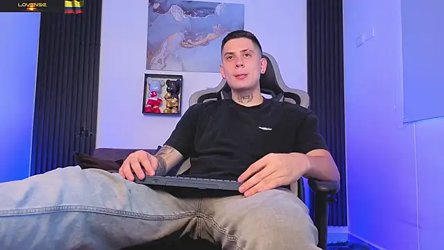 Yeiko Romero  online show from 07-24-26, 05:33