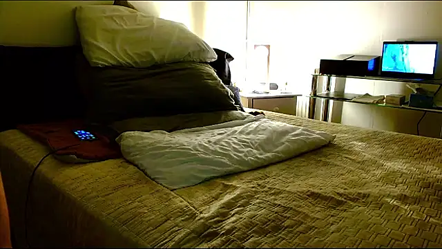 Snapshot of ImYourXtoy chatting on 01-09-26, 05:48 ImYourXtoy online show from 01-09-26, 05:48