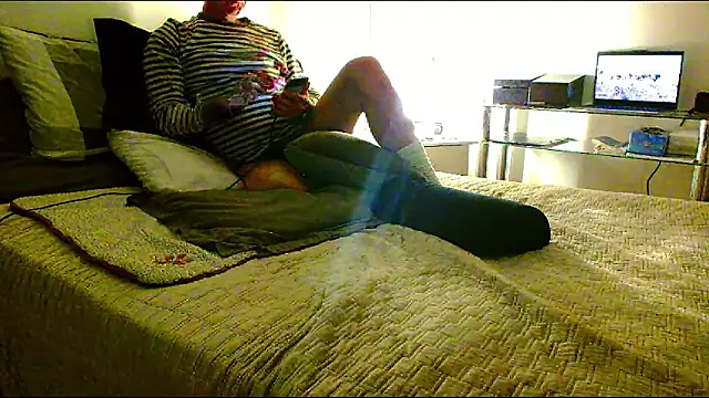 Snapshot of ImYourXtoy chatting on 01-16-26, 06:56 ImYourXtoy online show from 01-16-26, 06:56