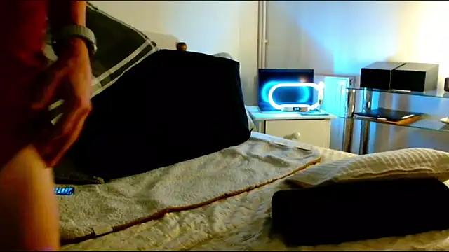 Snapshot of ImYourXtoy chatting on 02-09-26, 06:34 ImYourXtoy online show from 02-09-26, 06:34