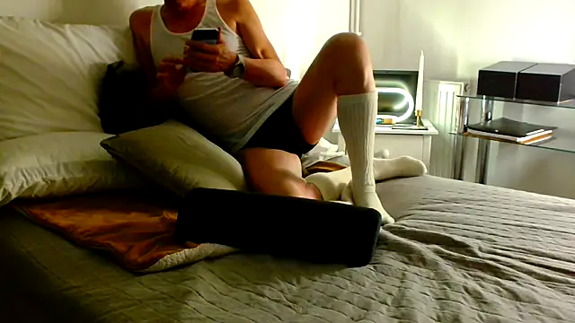 Snapshot of ImYourXtoy chatting on 02-13-26, 07:43 ImYourXtoy online show from 02-13-26, 07:43