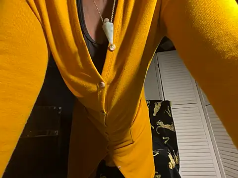 Snapshot of wynterheat chatting on 06-21-26, 06:49 wynterheat online show from 06-21-26, 06:49