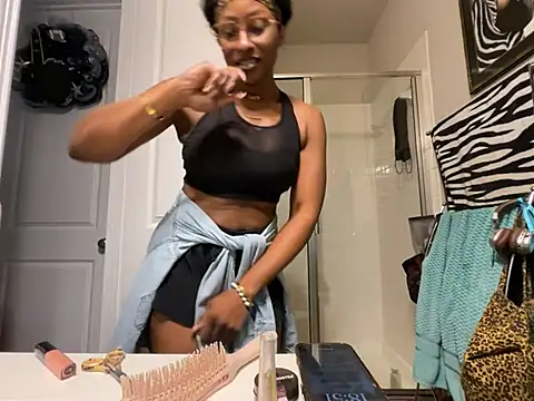 Snapshot of wynterheat chatting on 07-22-26, 11:51 wynterheat online show from 07-22-26, 11:51