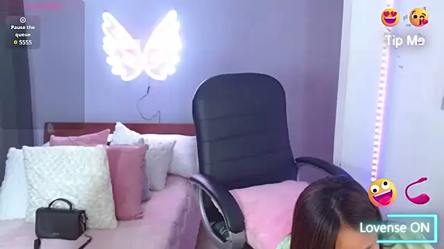 Snapshot of Paulina_627 chatting on 03-08-25, 02:08 Paulina 627 online show from 03-08-25, 02:08