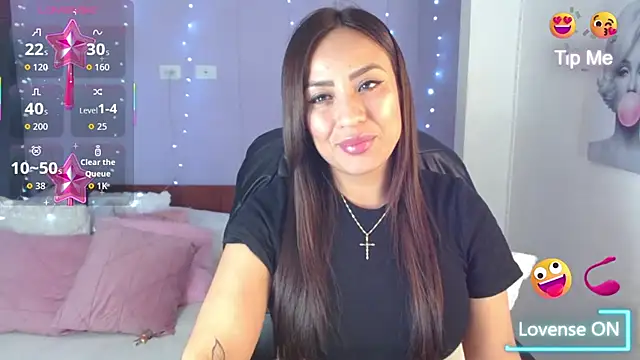 Snapshot of Paulina_627 chatting on 10-19-25, 04:40 Paulina 627 online show from 10-19-25, 04:40