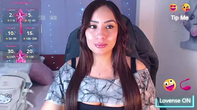 Snapshot of Paulina_627 chatting on 02-20-26, 04:07 Paulina 627 online show from 02-20-26, 04:07