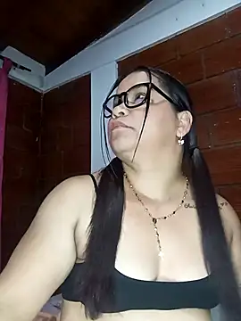 Snapshot of Sikiu_40 chatting on 02-14-25, 04:04 Sikiu 40 online show from 02-14-25, 04:04