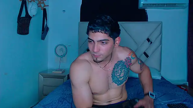 Snapshot of Rich_boy01 chatting on 02-13-25, 06:59 Rich boy01 online show from 02-13-25, 06:59