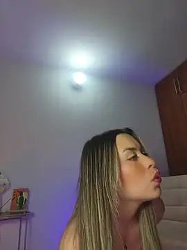 Snapshot of mich_bittersweet chatting on 03-15-26, 02:28 mich bittersweet online show from 03-15-26, 02:28