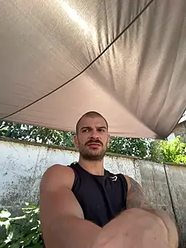 Snapshot of Greyoff chatting on 07-20-26, 12:29 Greyoff online show from 07-20-26, 12:29