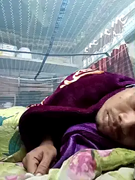 Snapshot of 900irani chatting on 12-12-24, 07:15 900irani online show from 12-12-24, 07:15