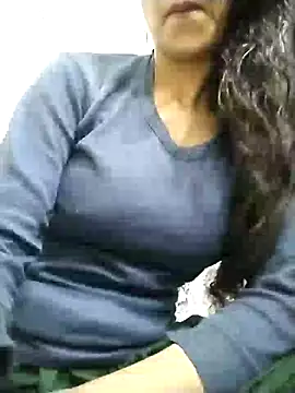 Snapshot of aarjulove chatting on 12-13-24, 04:05 aarjulove online show from 12-13-24, 04:05