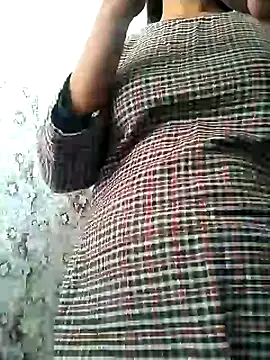 Snapshot of aarjulove chatting on 12-20-24, 10:05 aarjulove online show from 12-20-24, 10:05