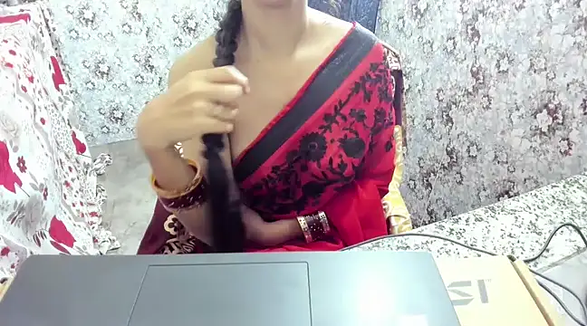 Snapshot of aarjulove chatting on 12-21-24, 07:27 aarjulove online show from 12-21-24, 07:27