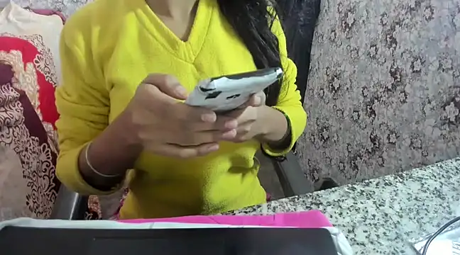 Snapshot of aarjulove chatting on 01-08-25, 08:27 aarjulove online show from 01-08-25, 08:27