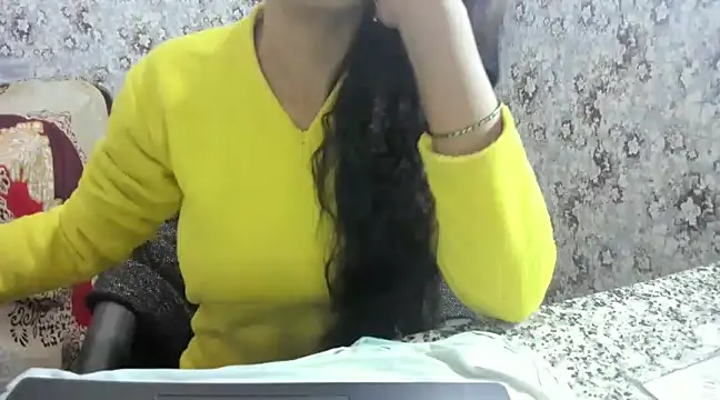 Snapshot of aarjulove chatting on 01-08-25, 04:44 aarjulove online show from 01-08-25, 04:44