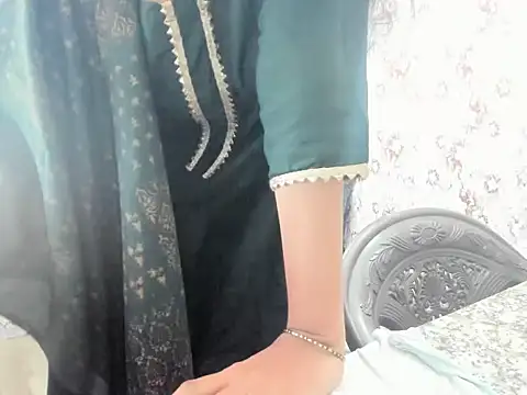 Snapshot of aarjulove chatting on 01-29-25, 08:40 aarjulove online show from 01-29-25, 08:40