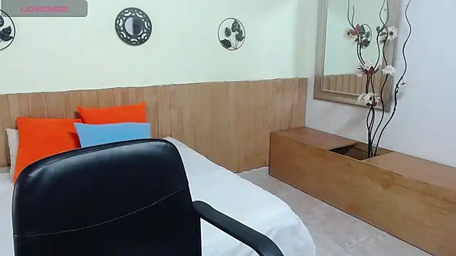 Snapshot of Suxxxy_ chatting on 09-25-25, 02:54 Suxxxy online show from 09-25-25, 02:54