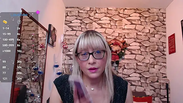 Snapshot of JessicaMuse chatting on 12-23-24, 04:39 JessicaMuse online show from 12-23-24, 04:39