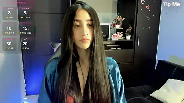 Emilytafur online show from 06-22-26, 11:35