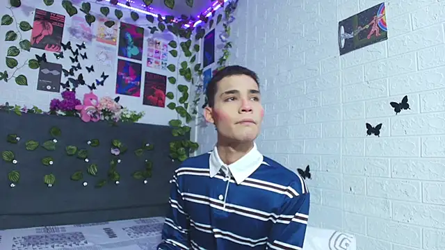 Snapshot of stevan1855 chatting on 10-03-25, 04:15 stevan1855 online show from 10-03-25, 04:15