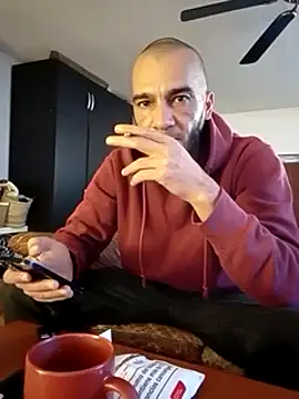 Snapshot of donnuozfutura chatting on 01-17-25, 08:45 donnuozfutura online show from 01-17-25, 08:45