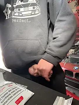 Snapshot of donnuozfutura chatting on 03-04-25, 12:44 donnuozfutura online show from 03-04-25, 12:44