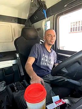 Snapshot of donnuozfutura chatting on 10-07-25, 10:56 donnuozfutura online show from 10-07-25, 10:56