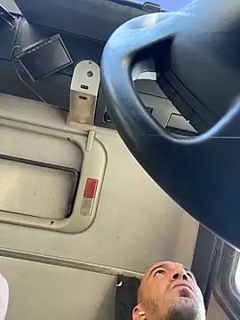 Snapshot of donnuozfutura chatting on 10-27-25, 08:51 donnuozfutura online show from 10-27-25, 08:51