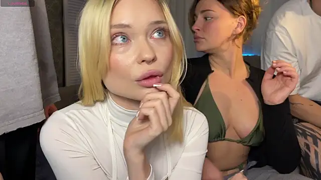 Snapshot of dollfromvenus chatting on 03-02-26, 12:34 dollfromvenus online show from 03-02-26, 12:34