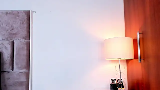 Nia Bunny online show from 06-11-26, 12:58