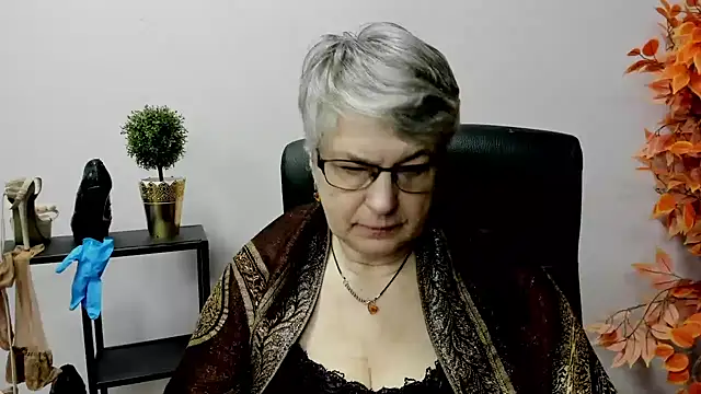 IrisDream online show from 02-12-25, 07:13