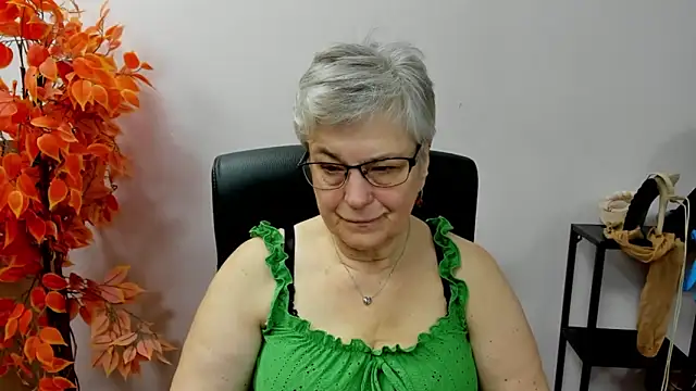 IrisDream online show from 10-17-25, 06:49