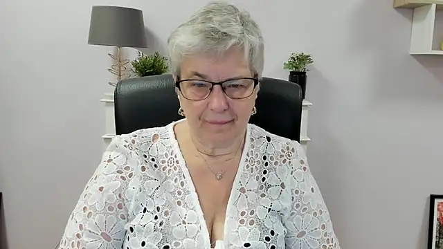 IrisDream online show from 06-12-26, 06:01
