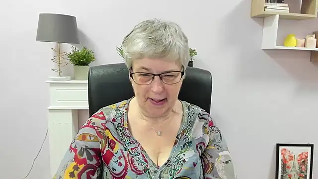 IrisDream online show from 06-22-26, 06:10