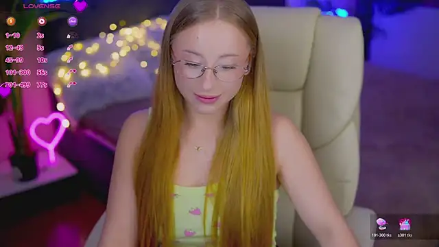 SilverrMoon online show from 10-20-25, 07:36