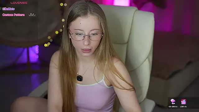 SilverrMoon online show from 03-31-26, 06:36