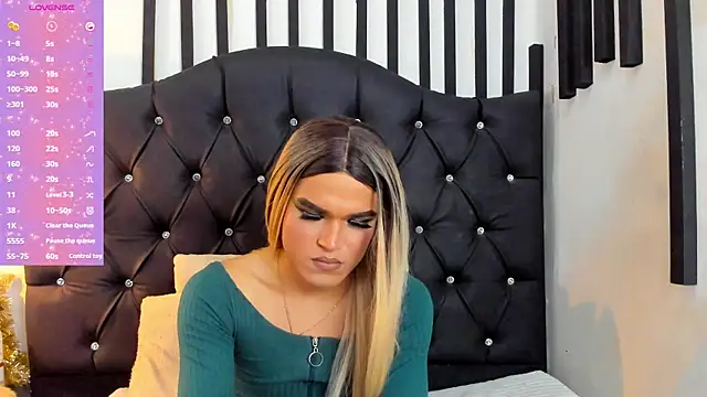 Snapshot of AllisonsweetZ chatting on 01-03-25, 08:11 AllisonsweetZ online show from 01-03-25, 08:11