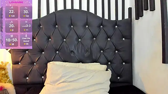 Snapshot of AllisonsweetZ chatting on 01-07-25, 08:10 AllisonsweetZ online show from 01-07-25, 08:10