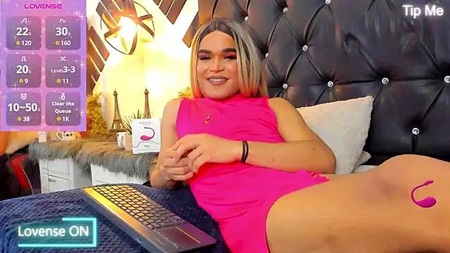 Snapshot of AllisonsweetZ chatting on 01-10-25, 11:18 AllisonsweetZ online show from 01-10-25, 11:18