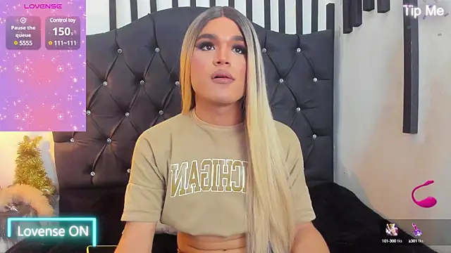 Snapshot of AllisonsweetZ chatting on 01-15-25, 08:05 AllisonsweetZ online show from 01-15-25, 08:05