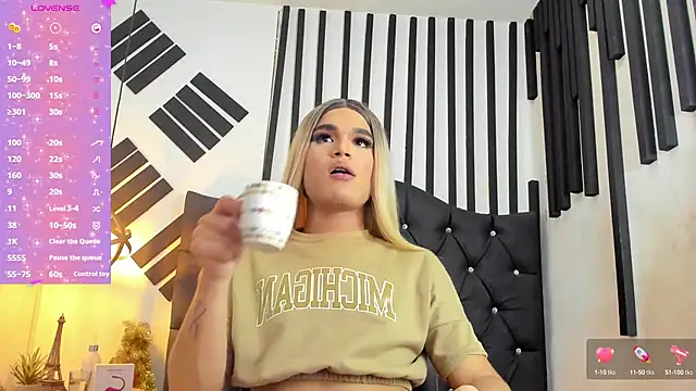 Snapshot of AllisonsweetZ chatting on 02-05-25, 10:44 AllisonsweetZ online show from 02-05-25, 10:44