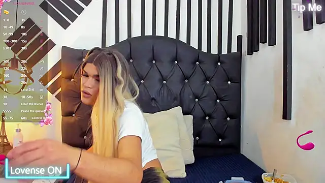 Snapshot of AllisonsweetZ chatting on 02-11-25, 09:03 AllisonsweetZ online show from 02-11-25, 09:03