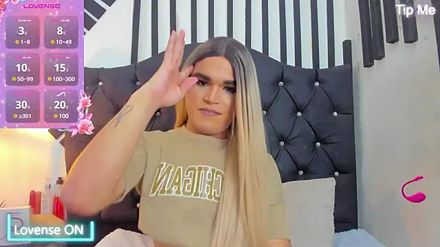 Snapshot of AllisonsweetZ chatting on 02-19-25, 08:10 AllisonsweetZ online show from 02-19-25, 08:10