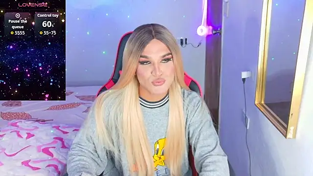 Snapshot of AllisonsweetZ chatting on 10-13-25, 01:55 AllisonsweetZ online show from 10-13-25, 01:55