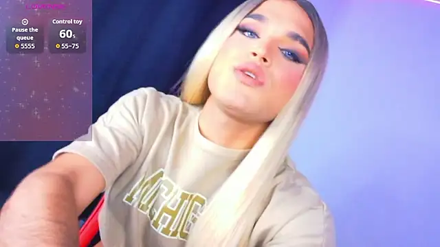 Snapshot of AllisonsweetZ chatting on 01-12-26, 04:01 AllisonsweetZ online show from 01-12-26, 04:01