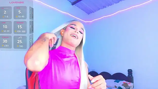 Snapshot of AllisonsweetZ chatting on 04-10-26, 02:55 AllisonsweetZ online show from 04-10-26, 02:55